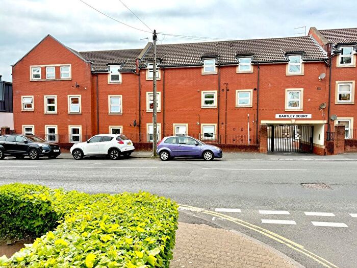 2 Bedroom Flat For Sale In Blackswarth Road, Bristol, BS5