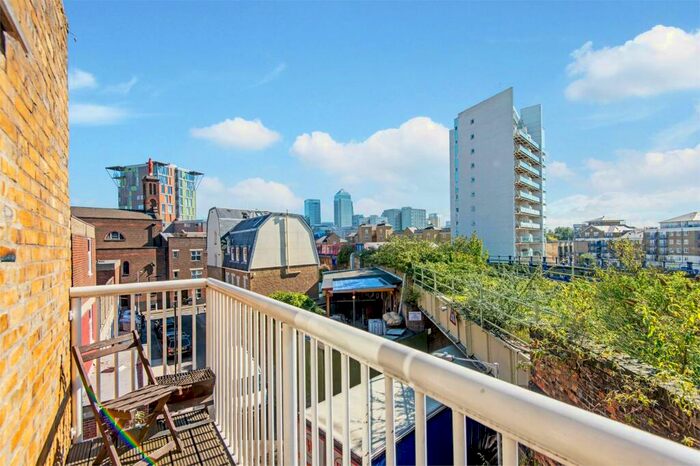 2 Bedroom End Of Terrace House To Rent In Mill Place, E14