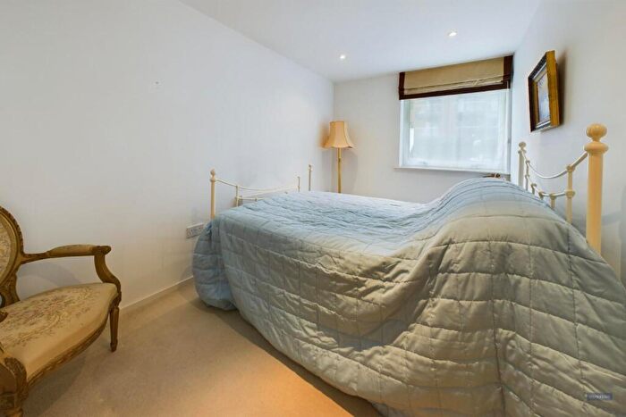 2 Bedroom Apartment For Sale In Sirocco, Channel Way, Southampton, SO14
