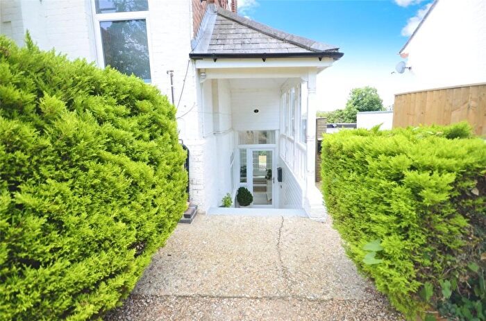 2 Bedroom Flat To Rent In Henley Road, Caversham, Reading, RG4