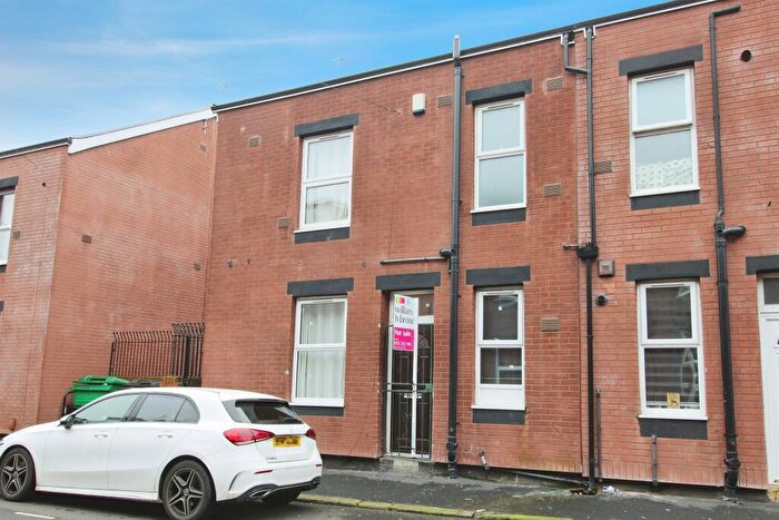 2 Bedroom Terraced House For Sale In Recreation Terrace, Leeds, LS11