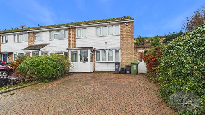3 Bedroom End Of Terrace House For Sale In Gaywood Avenue, Cheshunt, Hertfordshire, EN8