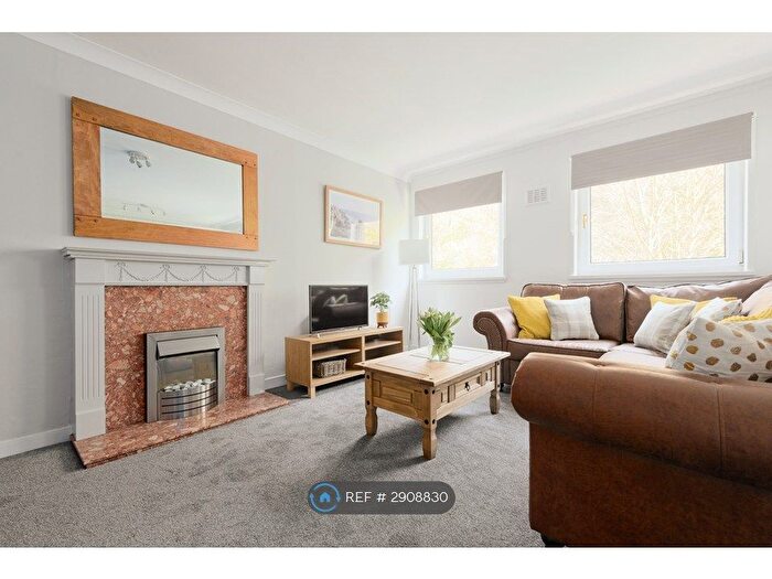 2 Bedroom Flat To Rent In Marshalls Court, Edinburgh, EH1