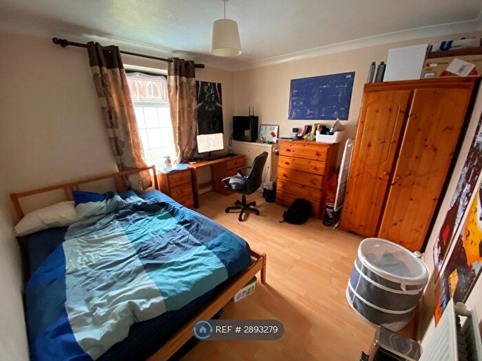 3 Bedroom Terraced House To Rent In Portswood Road, Southampton, SO17