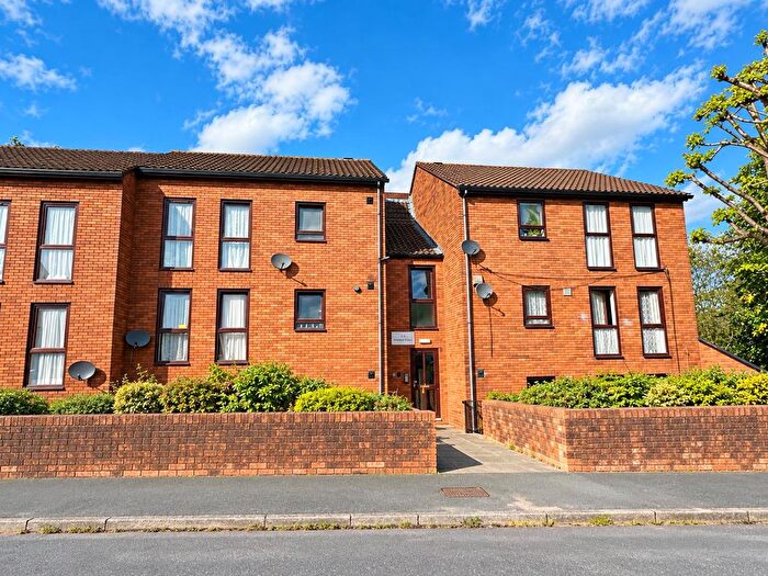 2 Bedroom Flat For Sale In Venton Court, Henbury Road, Hanham, Bristol, BS15