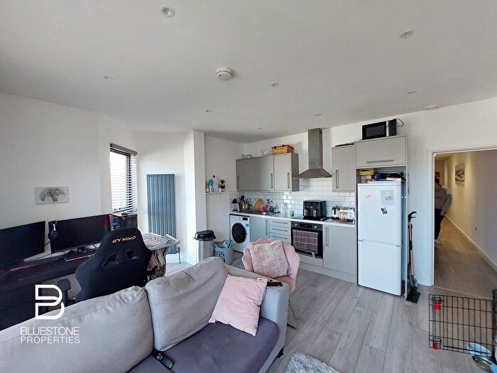1 Bedroom Flat To Rent In Woodcote Road, Wallington, SM6