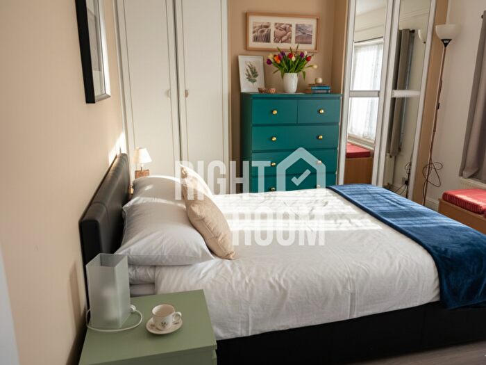 1 Bedroom Flat To Rent In One Bedroom Flat, Barfield Avenue, London, N20