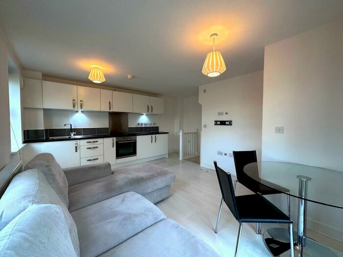 2 Bedroom House To Rent In Holts Crest Way, Leeds, LS12