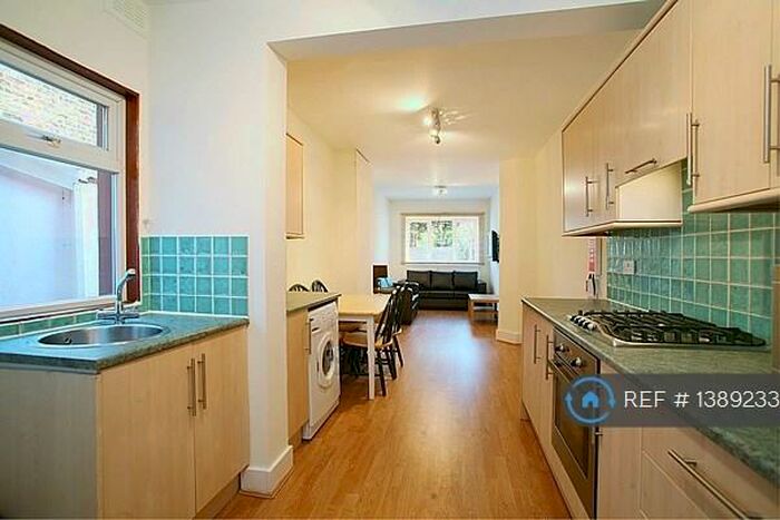 5 Bedroom Terraced House To Rent In Effingham Road, London, N8