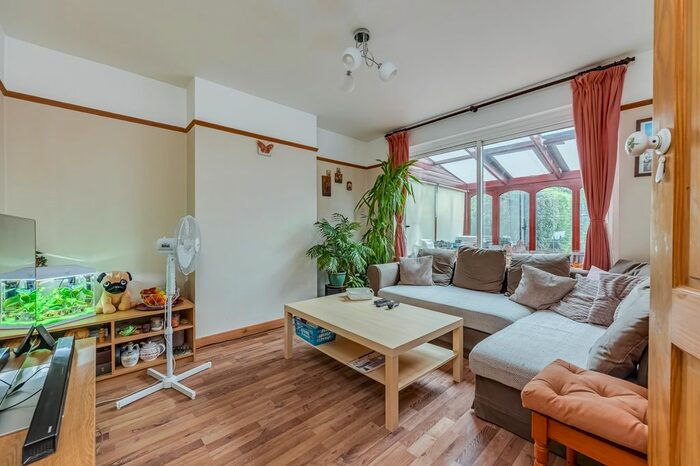 3 Bedroom End Of Terrace House To Rent In Hillcross Avenue, Morden, Surrey, SM4