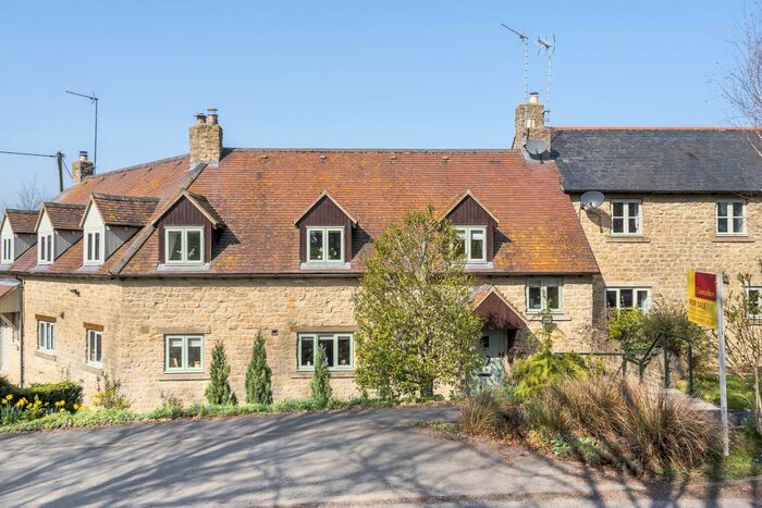 3 Bedroom Cottage For Sale In Somerton, Oxfordshire, OX25