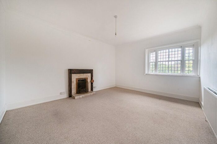 2 Bedroom Flat To Rent In Lawrie Park Road, London, SE26