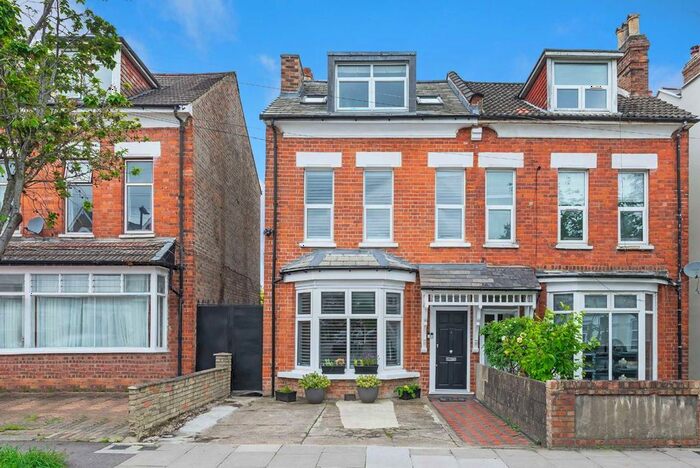 2 Bedroom Flat To Rent In Whittington Road, London, N22