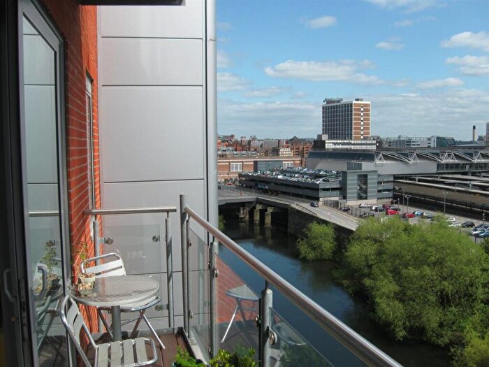 2 Bedroom Flat To Rent In Whitehall Quay, Leeds, LS1
