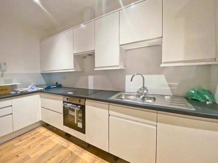 1 Bedroom Flat To Rent In Victoria Road, Aldershot, Hampshire, GU11