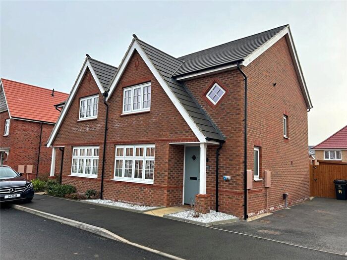 3 Bedroom Semi-Detached House For Sale In Slingsby Gardens, Newton, Nottingham, Nottinghamshire, NG13