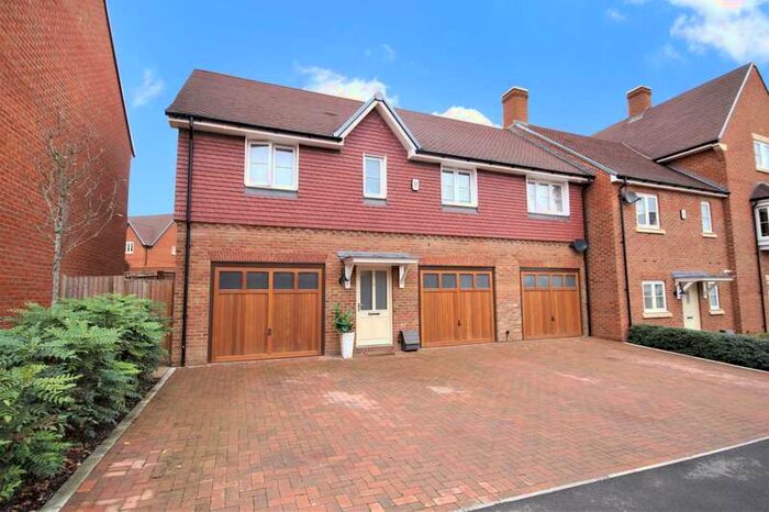 3 Bedroom Coach House Flat To Rent In Meadowsweet Lane, Warfield, RG42