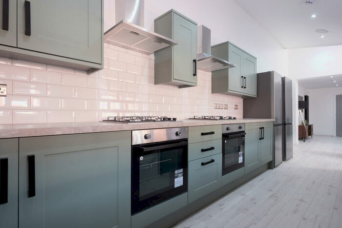 6 Bedroom House To Rent In Avondale Street, Lincoln, LN2