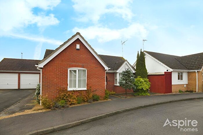 2 Bedroom Detached Bungalow For Sale In Windmill Gardens, Wisbech, Cambridgeshire, PE14