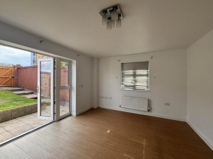 4 Bedroom Mill To Rent In Stratford Road, Wolverton, Milton Keynes, MK12