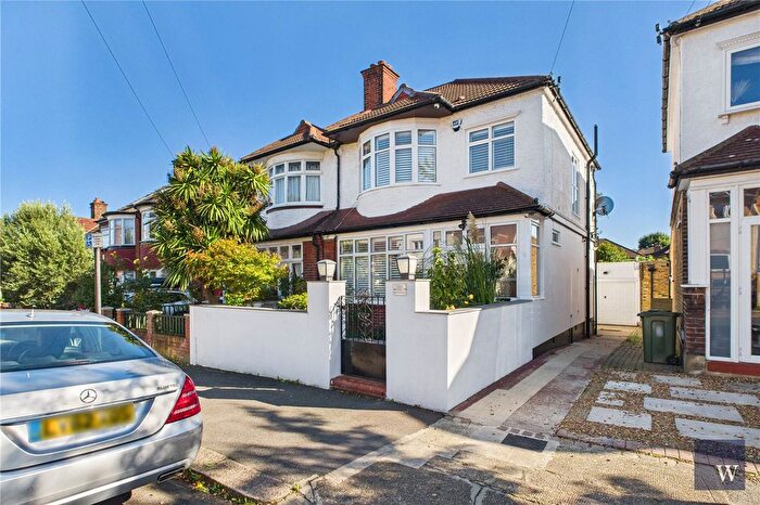 3 Bedroom Semi-Detached House For Sale In Rosedene Avenue, London, SW16