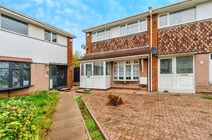2 Bedroom End Of Terrace House For Sale In Hucker Road, Walsall, WS2