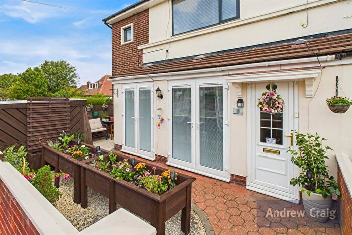 2 Bedroom Flat For Sale In Hemsley Road, South Shields, NE34