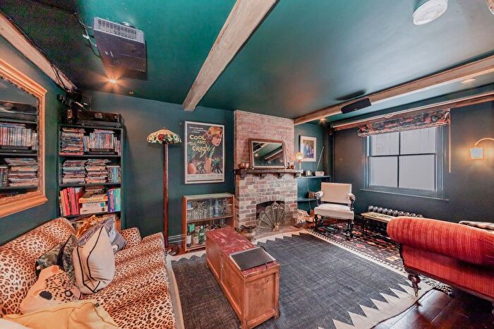 3 Bedroom End Of Terrace House For Sale In Western Road, Lewes, BN7