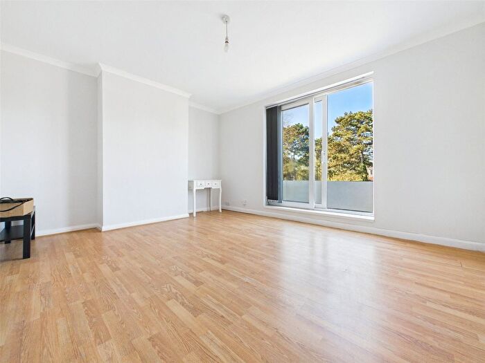 3 Bedroom Flat To Rent In Church Road, Osterley, Isleworth, TW7