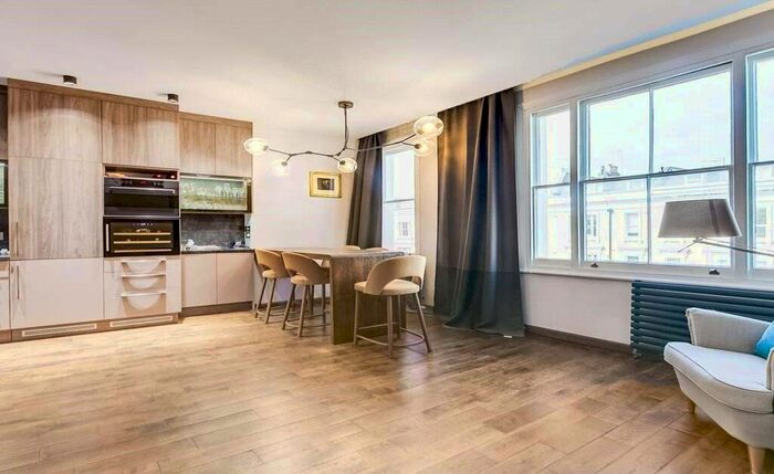2 Bedroom Flat To Rent In Eardley Crescent, Earls Court, London, SW5
