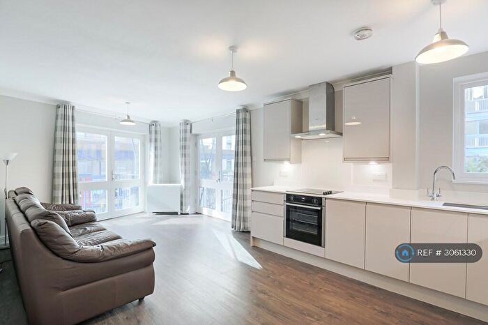 2 Bedroom Flat To Rent In East Ferry Road, London, E14