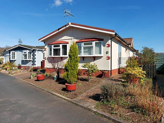 2 Bedroom Park Home For Sale In Severn Bank Park, Stourport-On-Severn, DY13