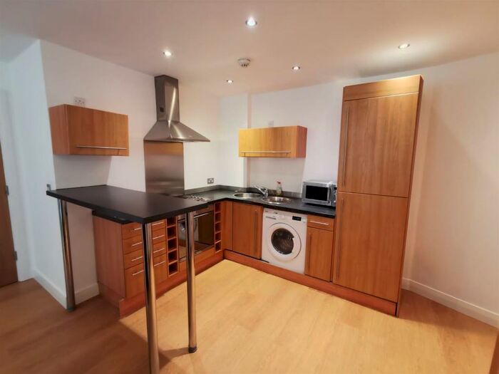 1 Bedroom Flat To Rent In Brook House, Ellesmere Street Castlefield, Manchester, M15