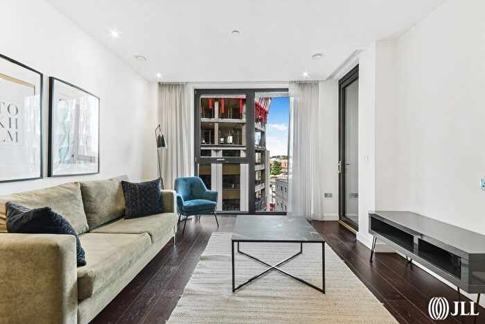 2 Bedroom Flat To Rent In Charles Clowes Walk, London, SW11