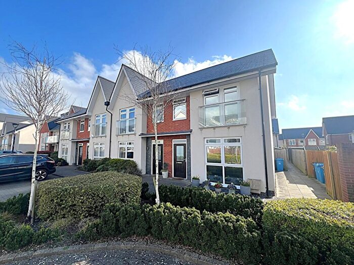 3 Bedroom End Of Terrace House For Sale In Adams Close, Hamworthy, Poole, BH15