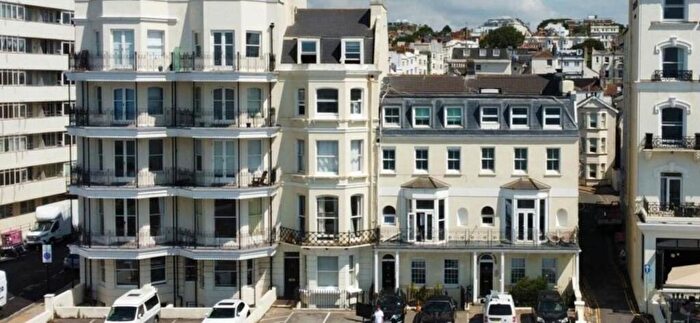 1 Bedroom Flat To Rent In Kings Road, Brighton, BN1