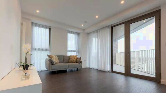 3 Bedroom Apartment To Rent In Western Gateway, London E16