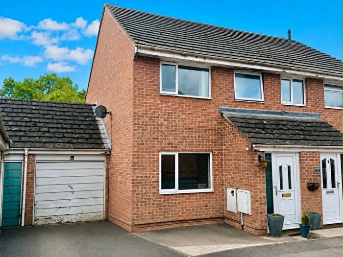 3 Bedroom Semi Detached House For Sale In Grindle Close, Thatcham, RG18