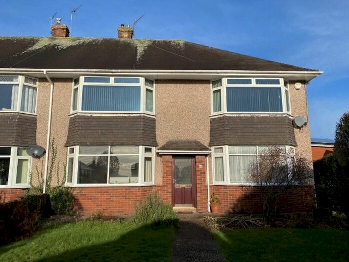 2 Bedroom Flat To Rent In Hendy Close, Sketty, Swansea SA2