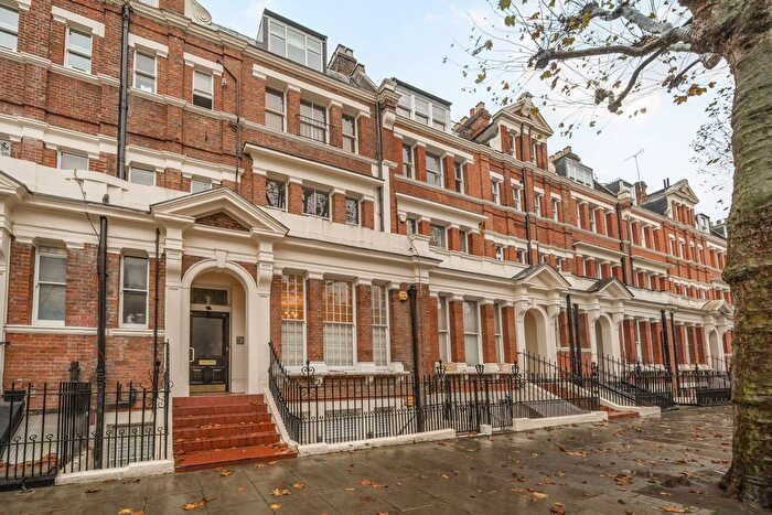 2 Bedroom Flat For Sale In Sutherland Avenue, Little Venice, London, W9