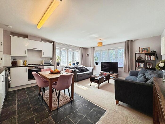 2 Bedroom Flat For Sale In King George Crescent, Wembley, HA0