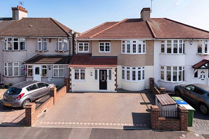 4 Bedroom Semi Detached House For Sale In First Avenue, Bexleyheath, DA7
