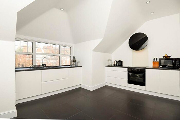 1 Bedroom Flat To Rent In Church Crescent, Muswell Hill, London, N10