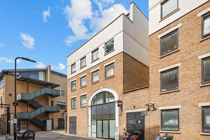 2 Bedroom Flat For Sale In Basing Place, Shoreditch, E2