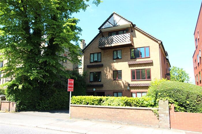1 Bedroom Flat For Sale In Preston Court, Station Road, New Barnet, Hertfordshire, EN5