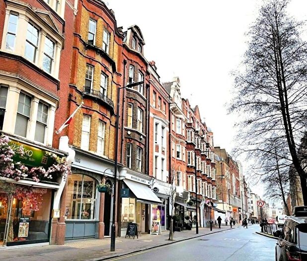 3 Bedroom Flat To Rent In Great Portland Street, London, W1W