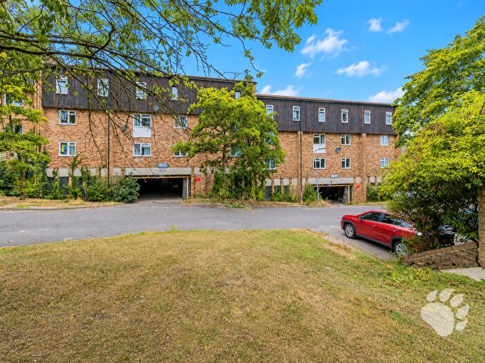 3 Bedroom Maisonette For Sale In The Hyde, Langdon Hills, Basildon, SS16
