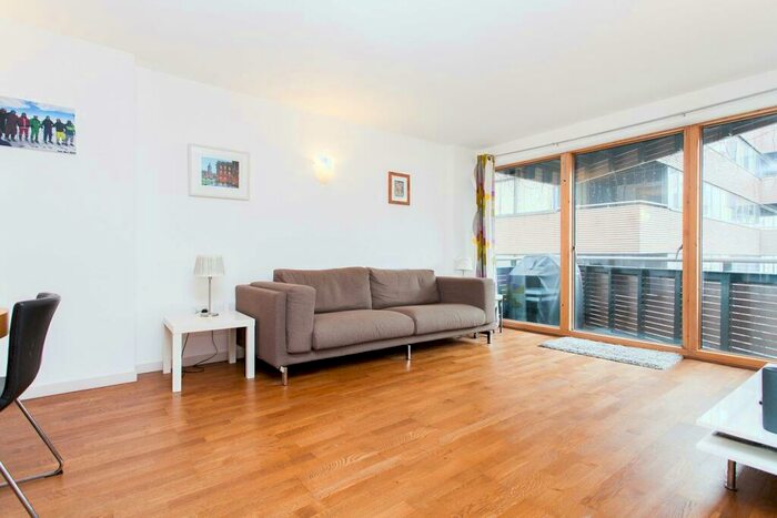 2 Bedroom Apartment To Rent In Poole Street, London, N1