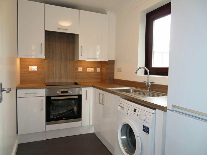 2 Bedroom Flat To Rent In Buckhurst Hill, IG9