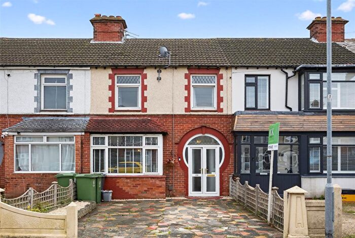 3 Bedroom Terraced House For Sale In Chatsworth Avenue, Portsmouth, PO6
